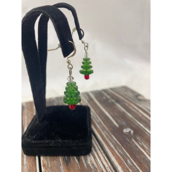 Small Christmas Tree Beaded Earrings Lightweight GUC - Picture 4 of 5